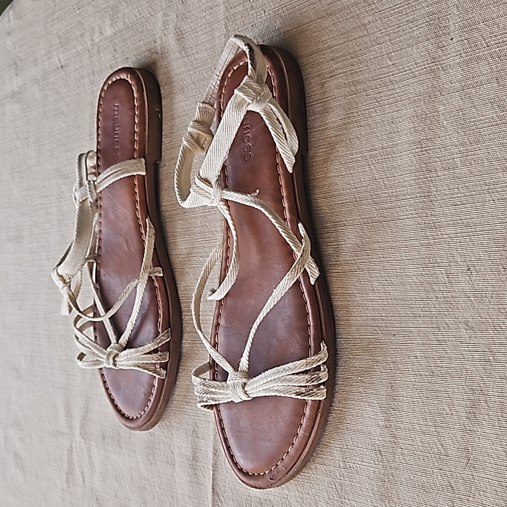 Sandles - Picture 2 of 2